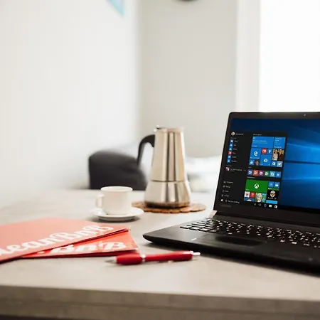 Guesthost - Bouganville's House *