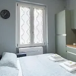 Guesthost - Bouganville's House *